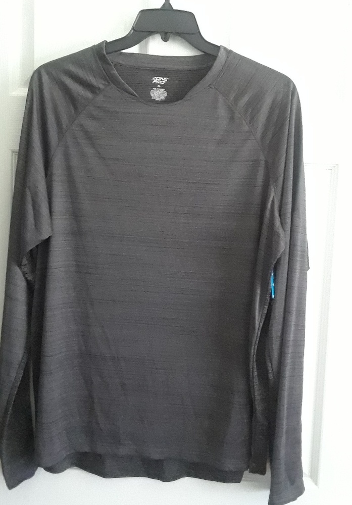 Men's long sleeve athletic shirt